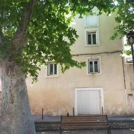 Vintage Apartment *